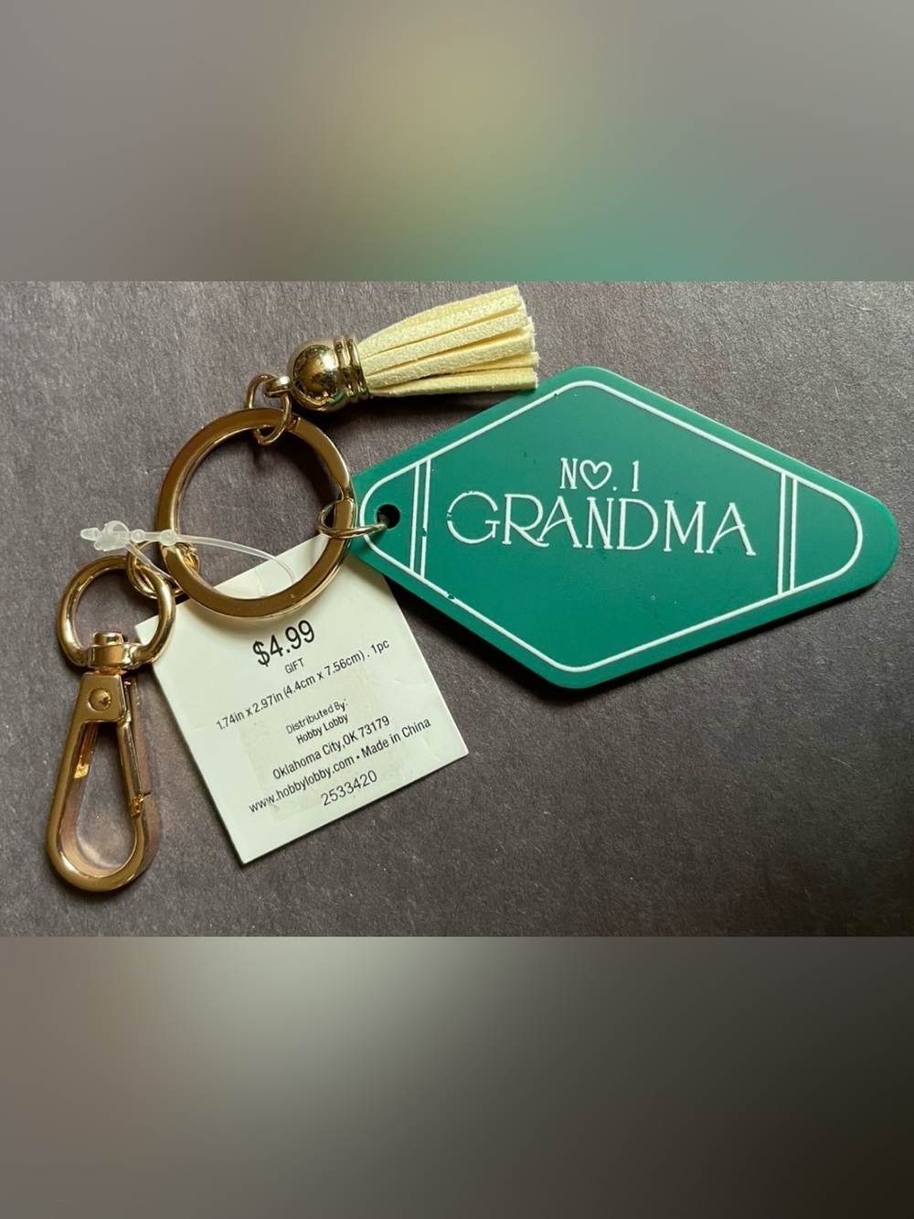 Retro motel-style No. 1 Grandma Diamond Keychain
